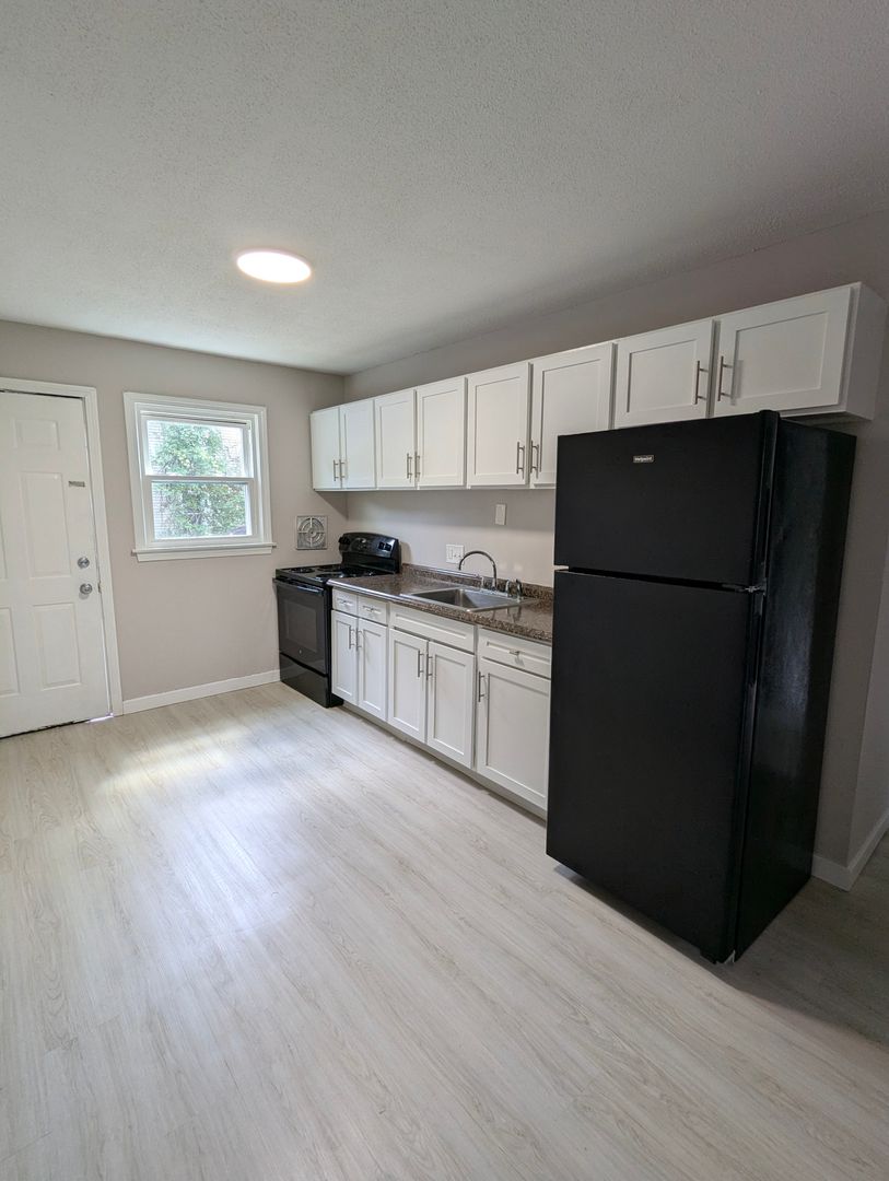 Waterbury Apartment: 138 Hillcrest Avenue