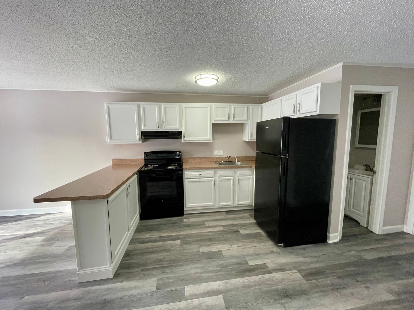 Waterbury Apartment: 222 Bradley Avenue