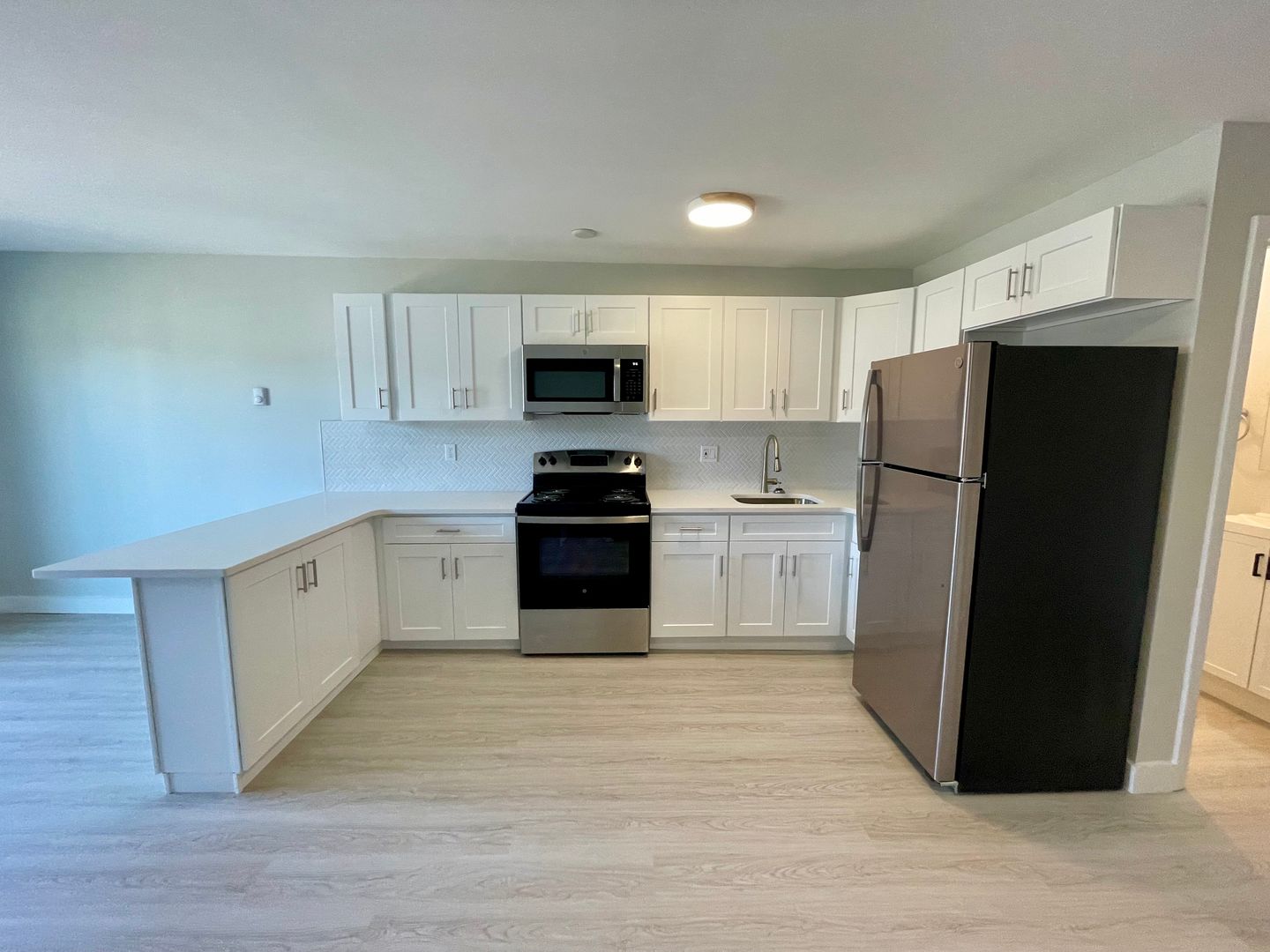 Waterbury Apartment: 222 Bradley Avenue