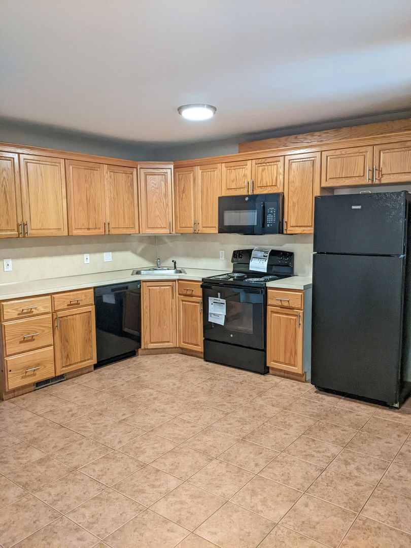 Waterbury Apartment: 1548-1558 Highland Ave