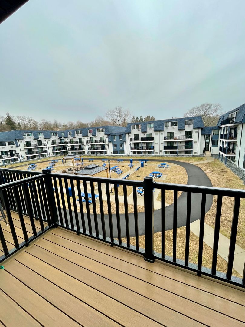 Waterbury Apartment: 222 Bradley Avenue