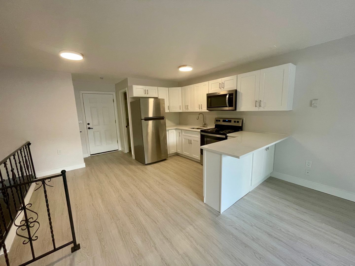 Waterbury Apartment: 222 Bradley Avenue