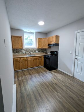 Charming 2 bedroom located in the East End – photo 1
