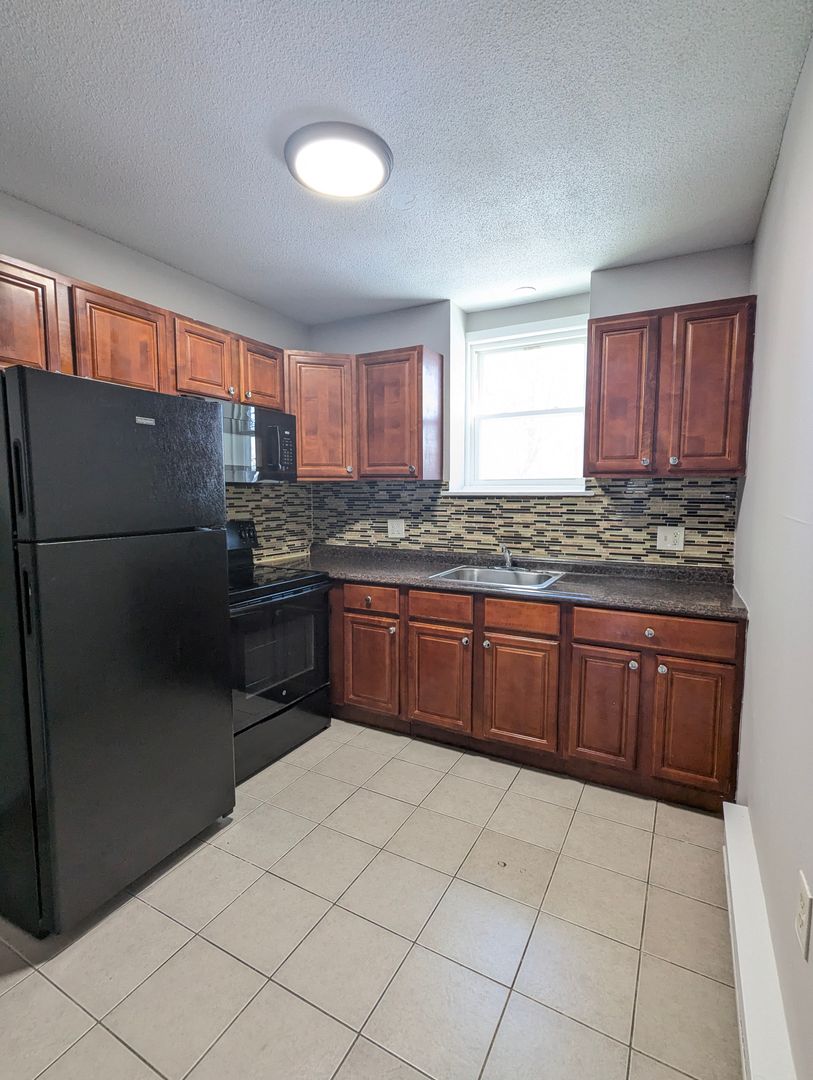 Waterbury Apartment: 138 Hillcrest Avenue