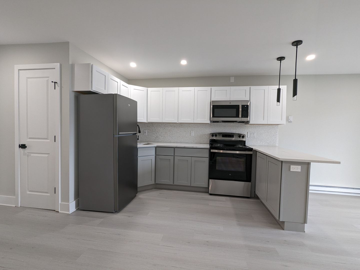 Waterbury Apartment: 222 Bradley Avenue