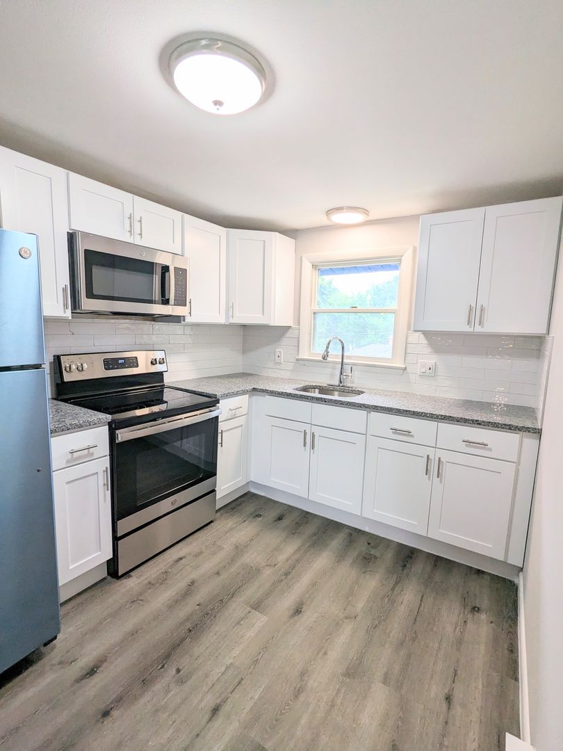 Waterbury Apartment: 28 Wesley Street