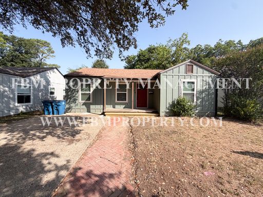 1606 Cherry Ave - Beautiful 4 Bedroom, 2 Bathroom Home in Corsicana, TX! – photo 1