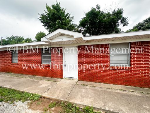 330 W. College St., Unit 9 - Cozy 1 Bedroom, 1 Bathroom Unit in Fairfield, TX!