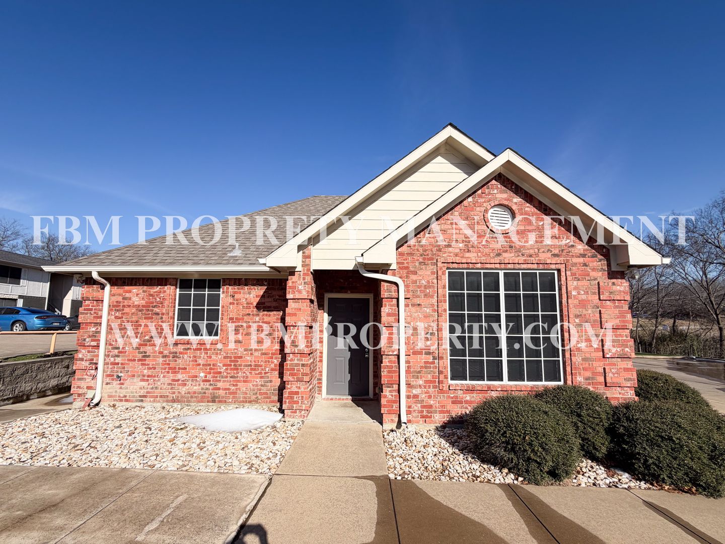 Ennis Apartment: 1203 N Clay Street, Unit F