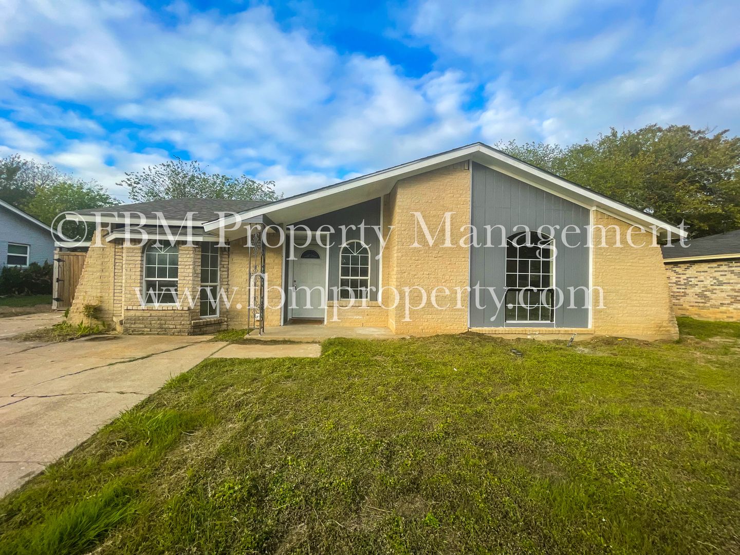 Arlington House: 1307 Janann Avenue