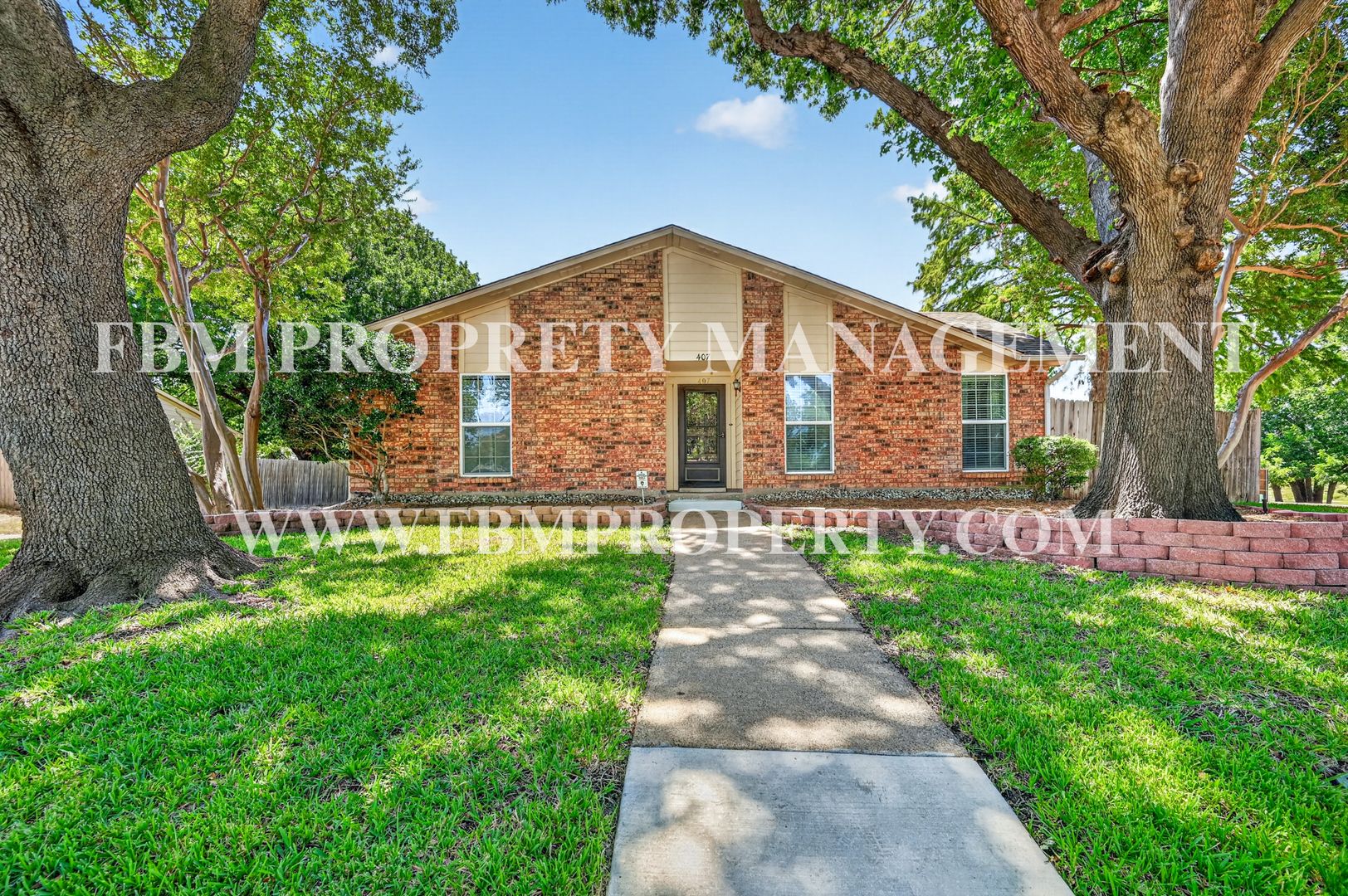 Coppell House: 407 Woodhurst Drive