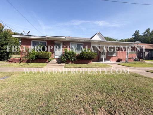 900 E 6th Ave, Unit 2 - Cozy 2 Bedroom, 1 Bathroom Home in Corsicana, TX!