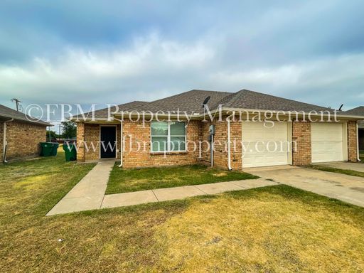1514 Drexal Dr - Cozy 3 Bedroom, 2 Bathroom Brick Duplex Home in Waxahachie, TX! – photo 1