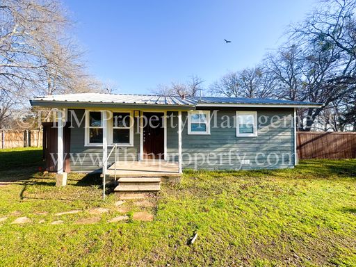 200 Dunlap St - Cozy 3 Bedroom, 2 Bathroom Home in Italy, TX! – photo 1