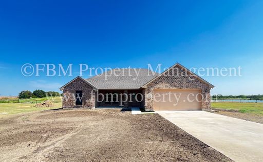 410 Krajca Rd - Amazing 3 Bedroom, 2 bathroom Home in Bardwell, TX!