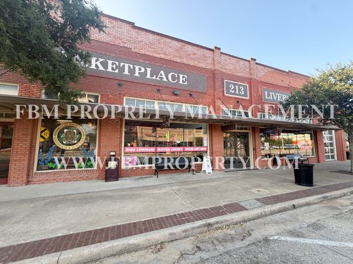 213 W. Ennis Ave, Unit 200 - Downtown Commercial Space for Lease in Ennis, TX! – photo 1
