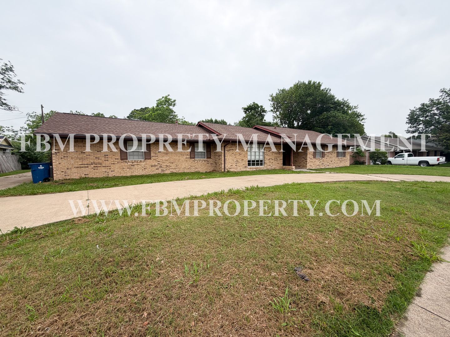 Ennis House: 1204 Williamsburg Drive