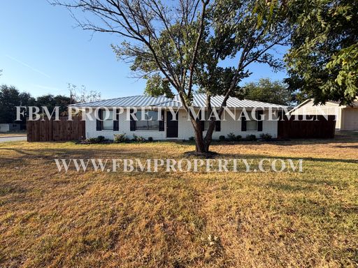 616 E. Avenue E - Beautiful 3 Bedroom, 2 Bathroom Home in Midlothian, TX! – photo 1