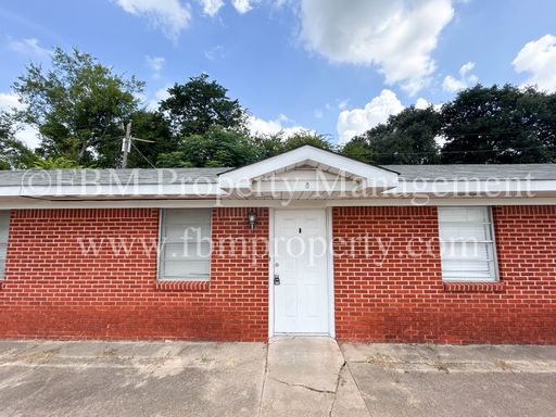 330 W College St, Unit 8 - 1 Bedroom, 1 Bathroom Apartment in Fairfield, TX!