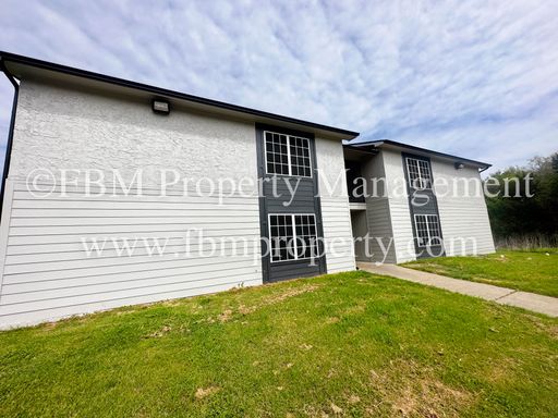 Presley Place, Unit 19 - Cozy 2 Bedroom, 1 Bathroom Downstairs Apartment in Corsicana, TX!