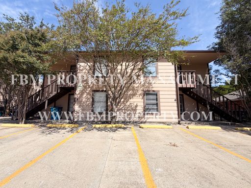 2608 W Sycamore, Unit 6 Corsicana - 2 Bedroom, 1 Bathroom Upstairs Apartment Home!