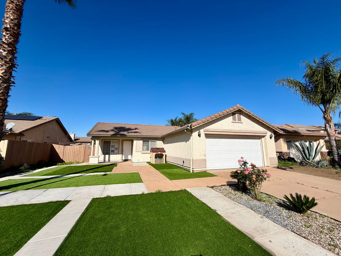 Escondido House: 825 Socin Ct