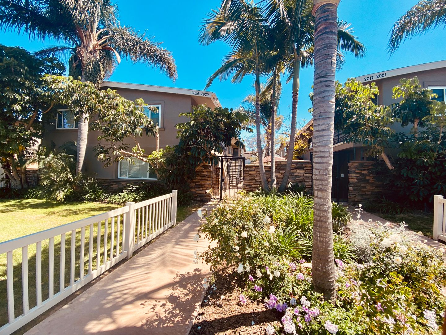 San Diego House: 2029 1/2 Oliver Avenue