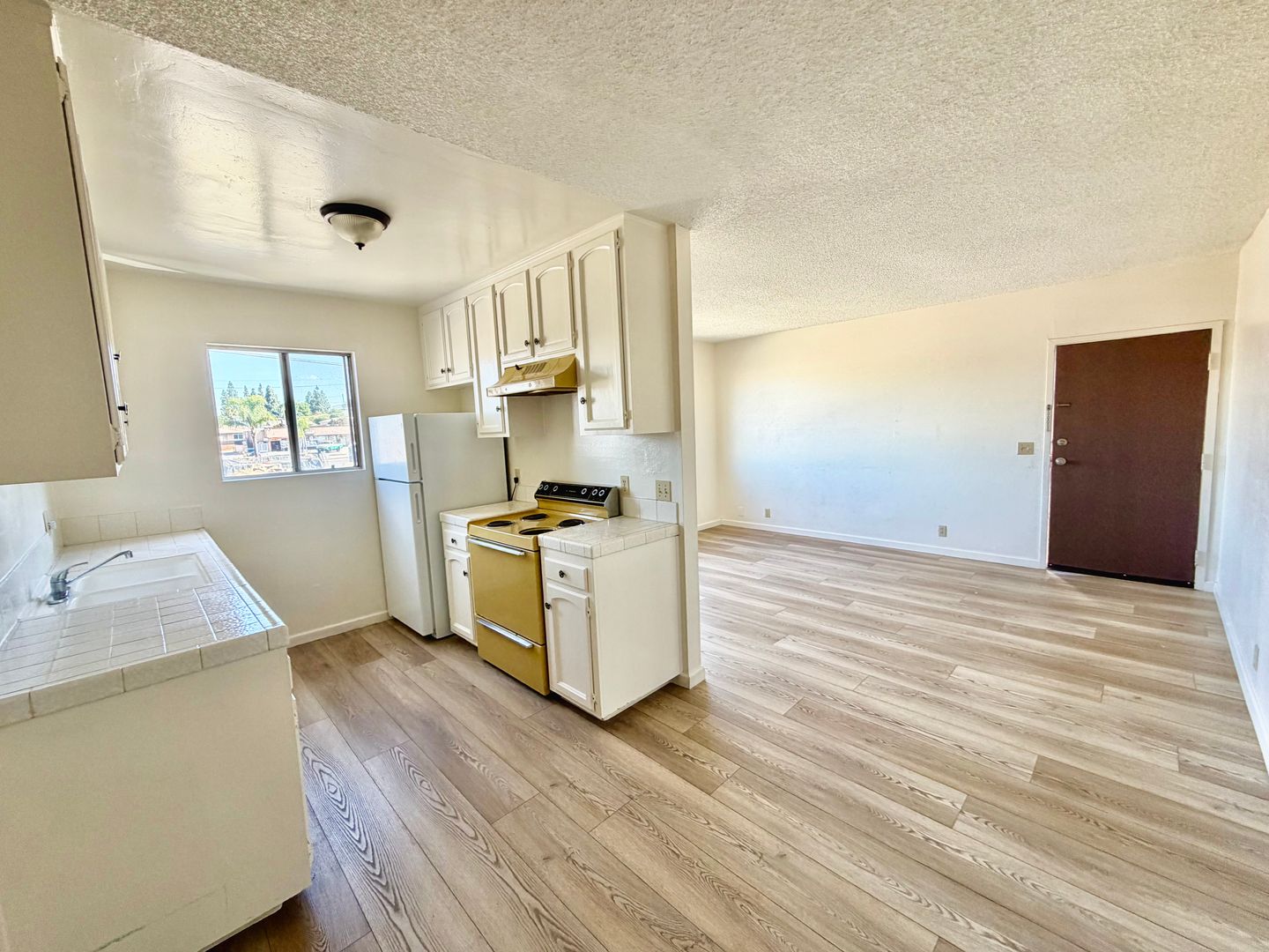 San Diego House: 7014-3 Amherst Street
