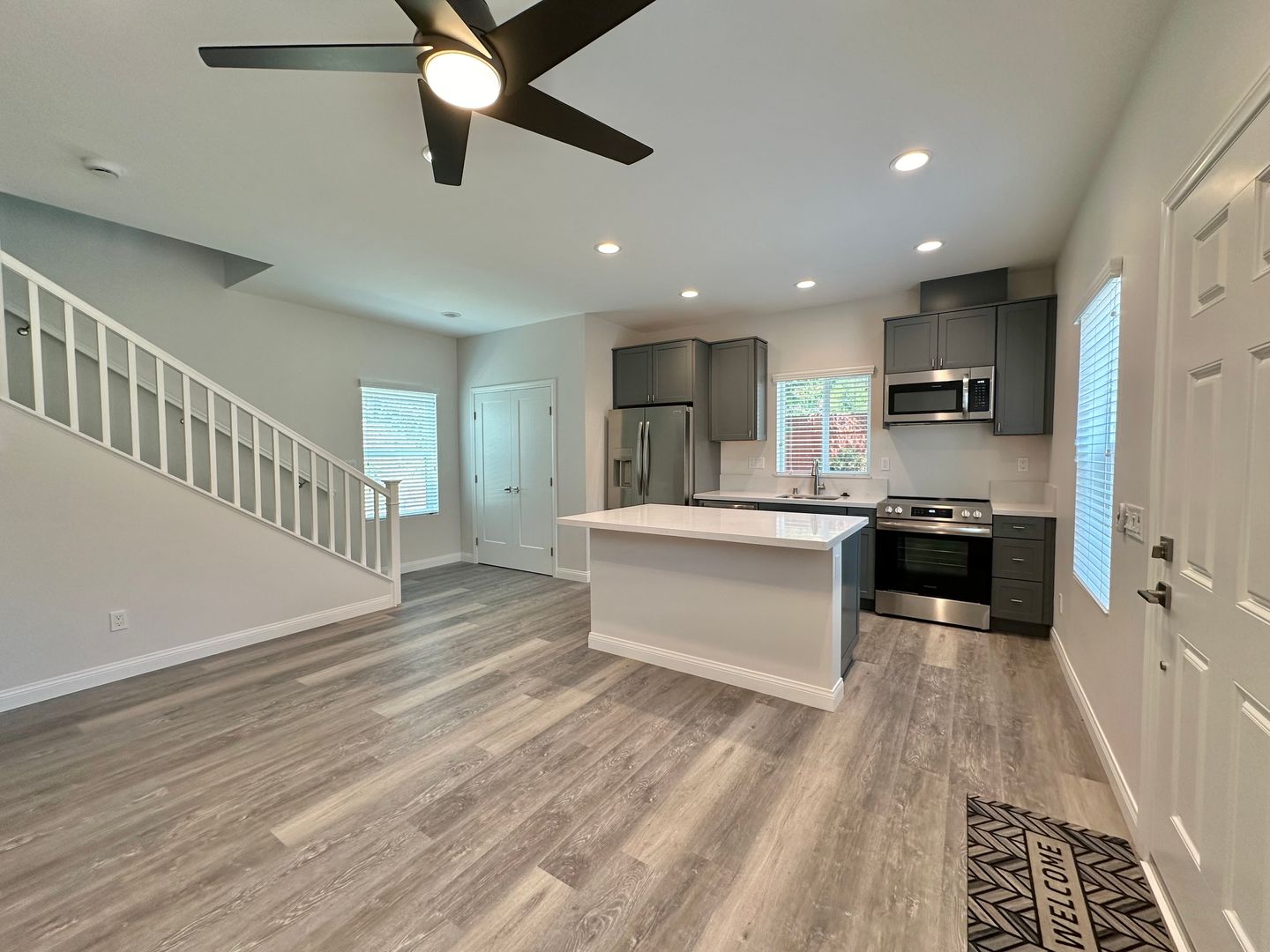 San Diego House: 5737 Campanile Way