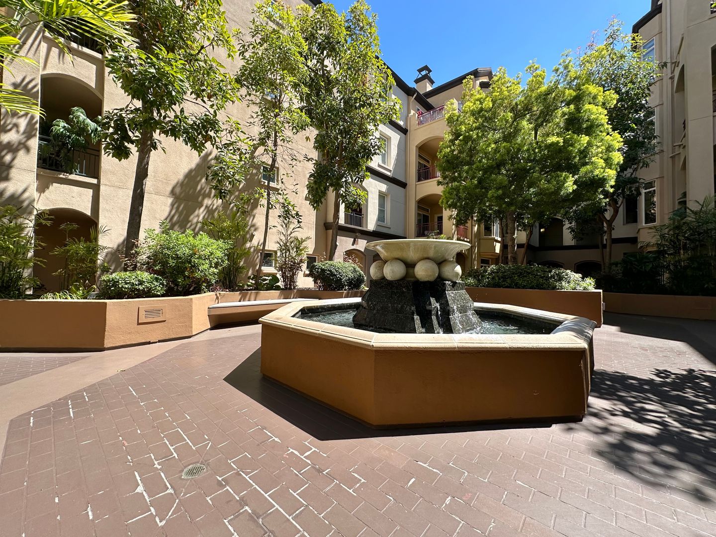 San Diego House: 2400 5th Ave #107