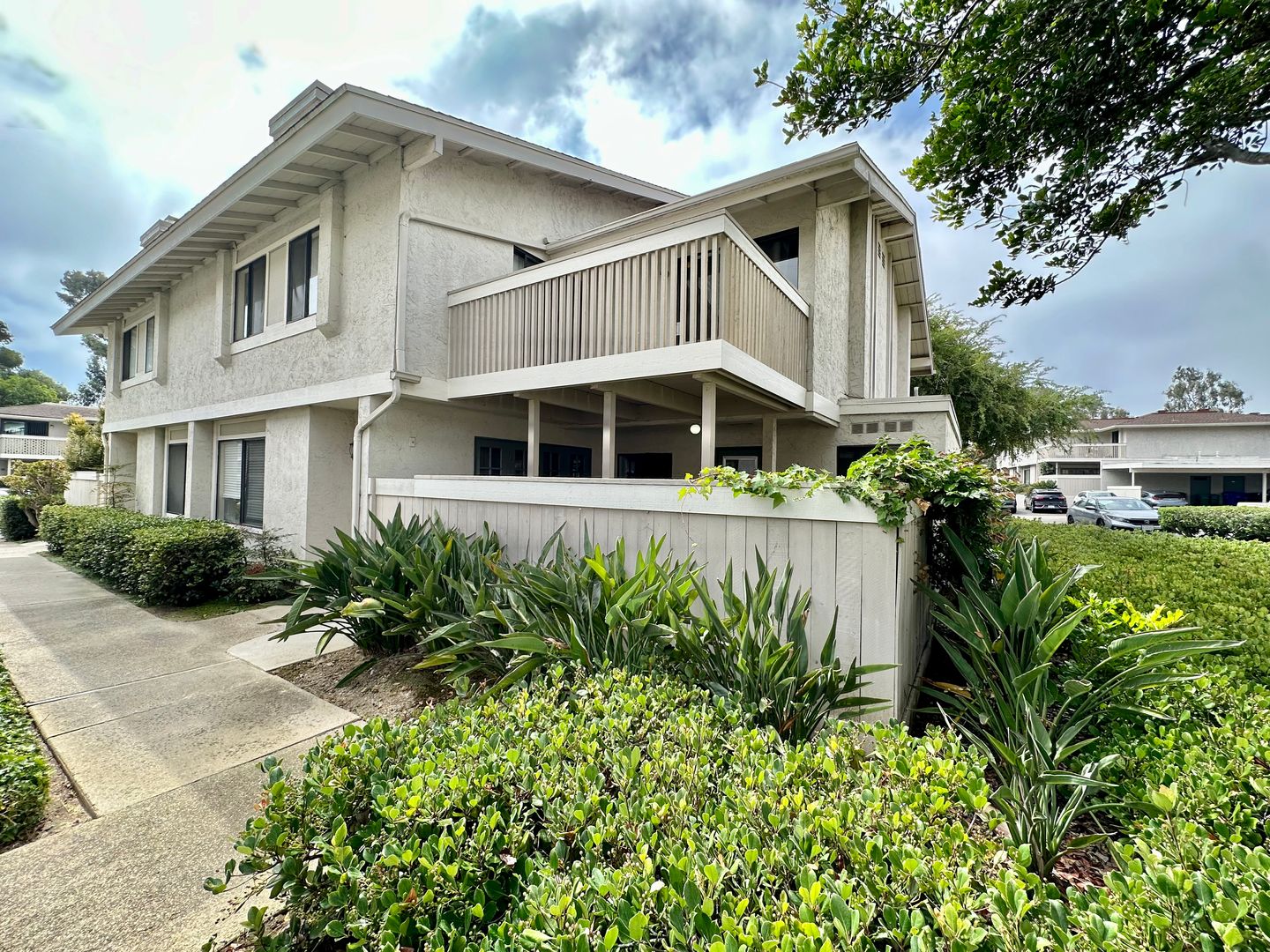 San Diego Townhome: 3946 Camino Lindo