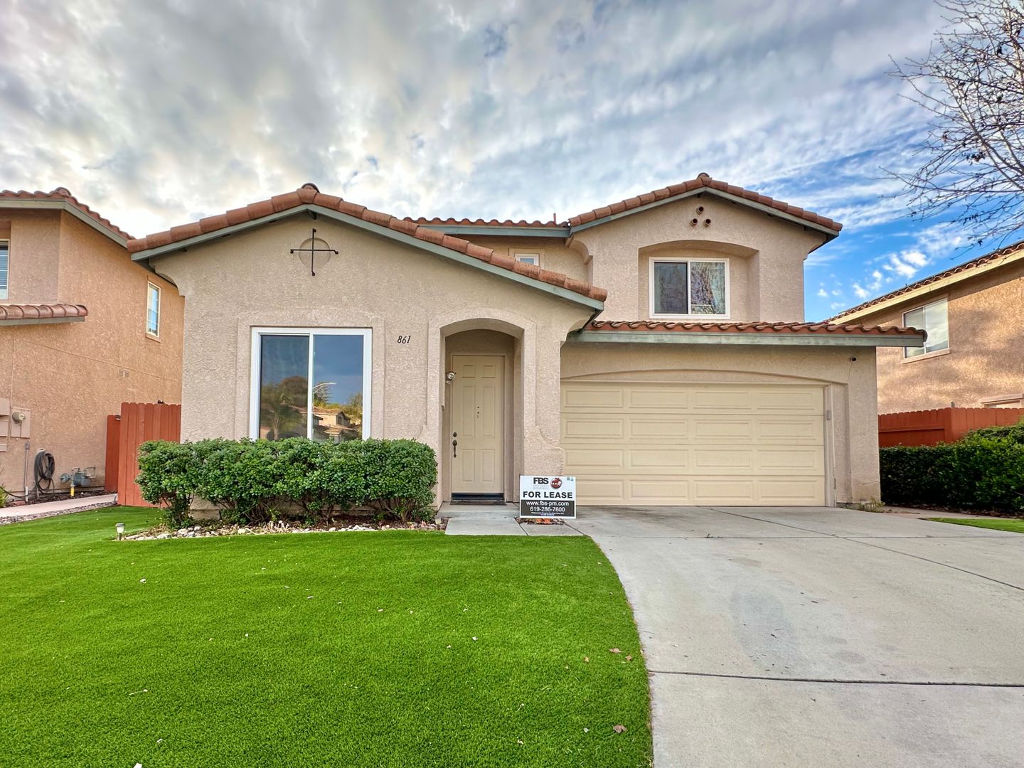 Vista House: 861 Pohl Place