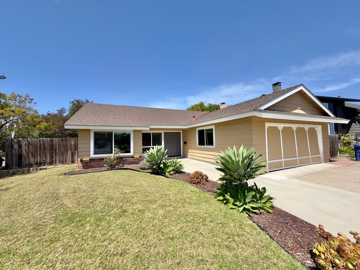 La Mesa House: 6104 Haas St