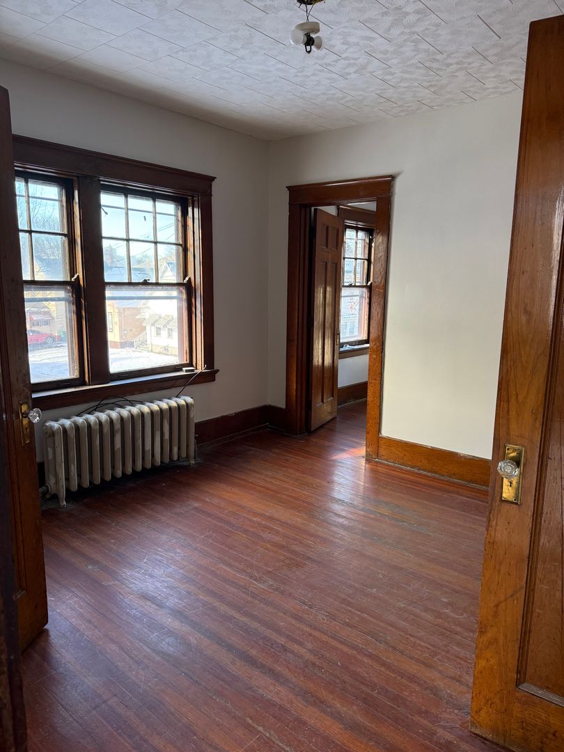 Rochester Apartment: 1123 North St