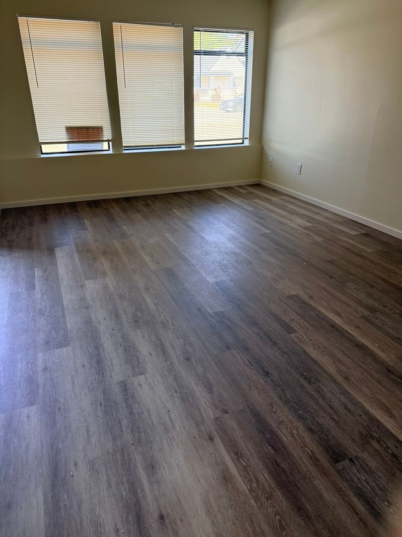 Snohomish Apartment: 403 Maple Avenue