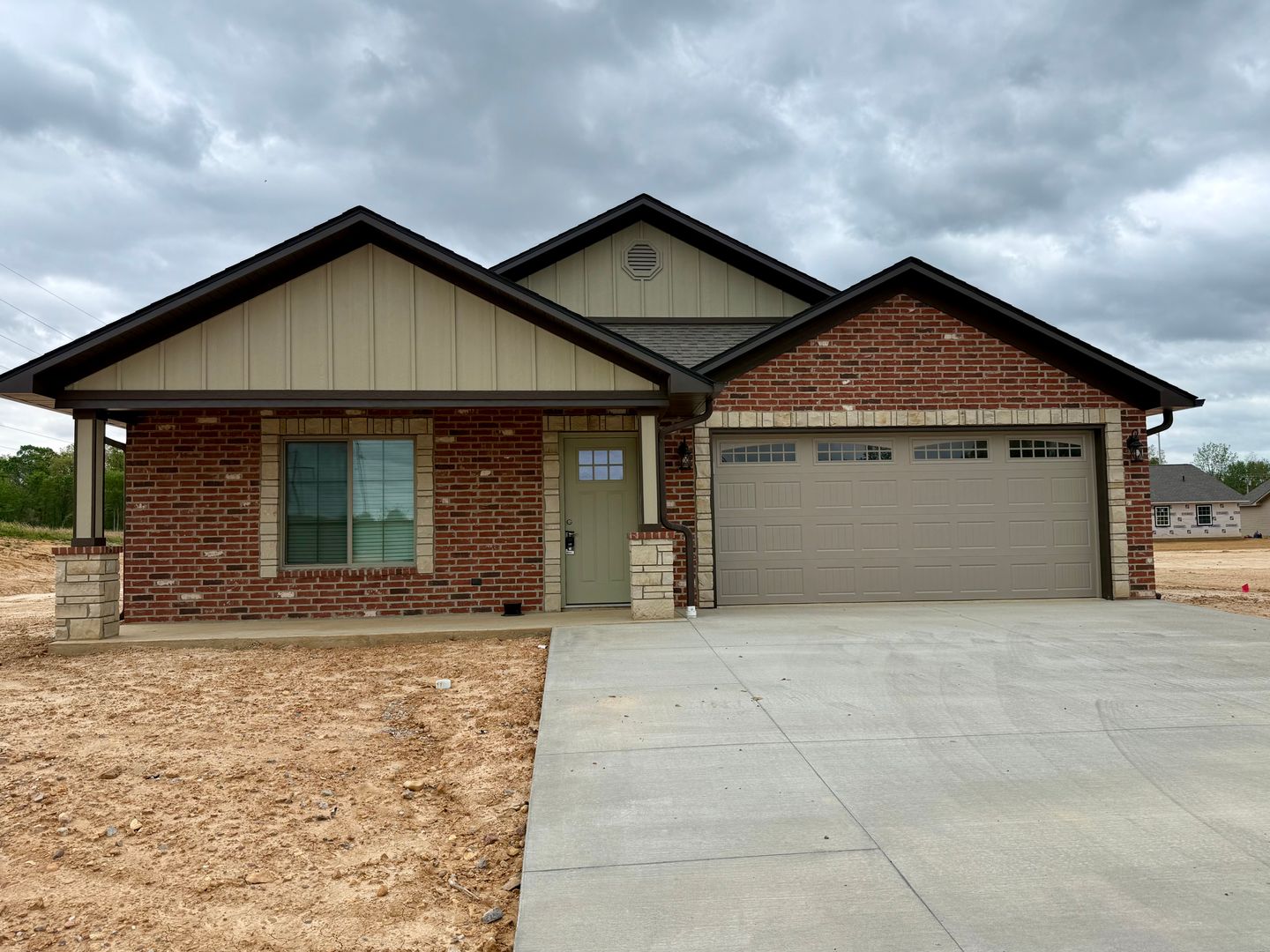 Poplar Bluff House: 122 Blue Star lane