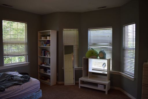 Belmont Condos – FREE First Month’s Rent! Private Room Available | Currently Rented to Women – photo 1