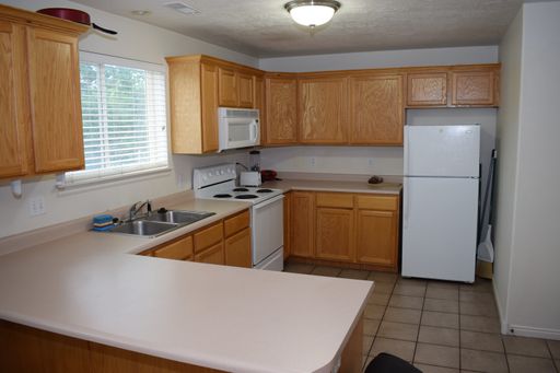 Timpanogos Gateway – FREE First Month’s Rent! Largest Private Room Available | Currently Rented to Men – photo 1