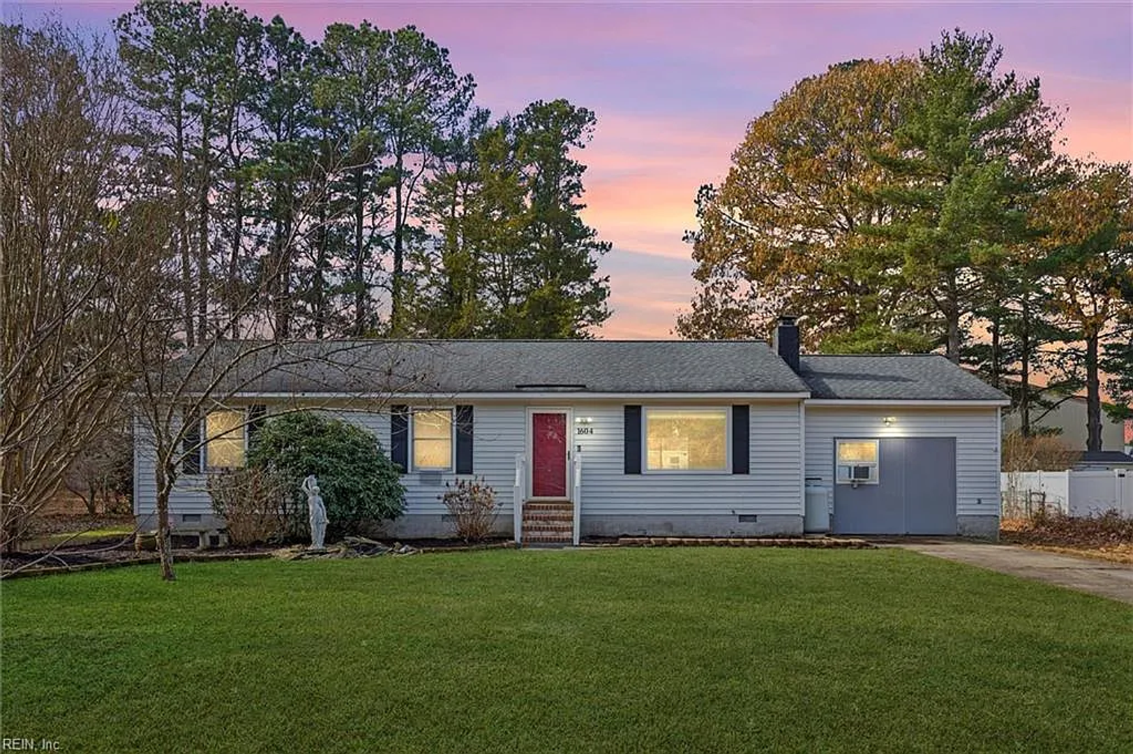 Smithfield House: 1604 Colonial Ave