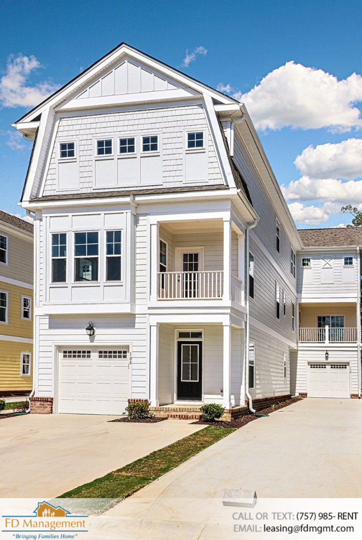 Yorktown House: 108 Genoa Court