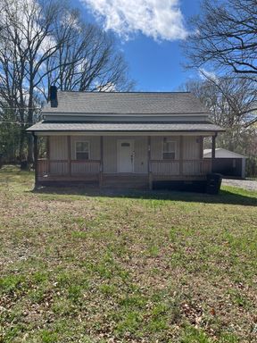 Furnished Mid-Term Home in Asheboro, 4BR/3BA, WiFi & All Utilities Included – photo 1