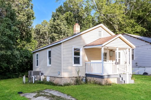 1704 Lincoln Ave | 2 Bed • 1 Bath | A House, A Yard, A Place of Your Own – photo 1