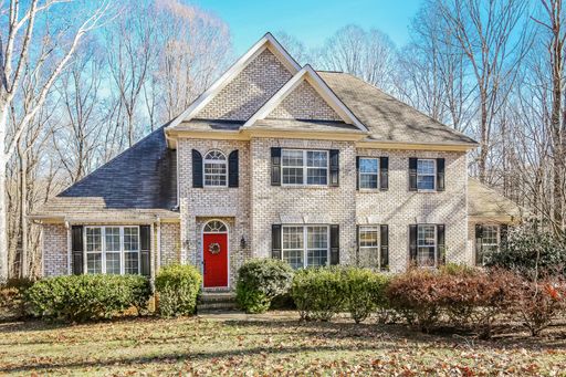 "Fully Furnished Mid-Term Rental at 5510 Faye Dr, Greensboro, NC – Comfort & Convenience Await!" – photo 1