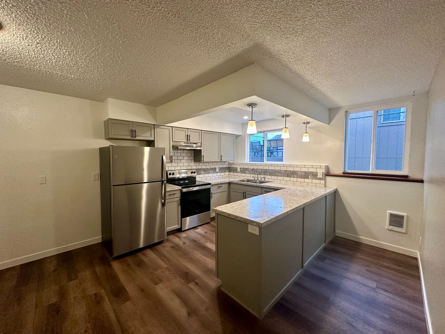 Spokane Apartment: 1910-1916 E Wellesley Ave