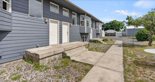 Move in Ready! 4 Bedroom 2 Bathroom Unit – photo 1