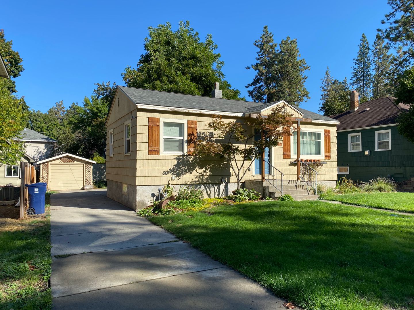 Spokane House: 407 E 18th Ave