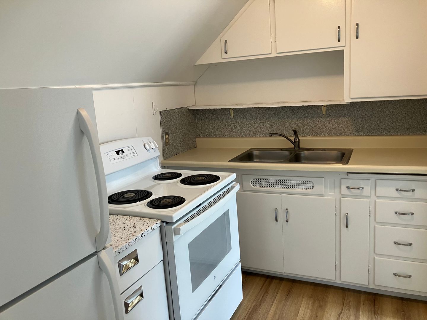 Spokane Apartment: 729 W. Montgomery Ave