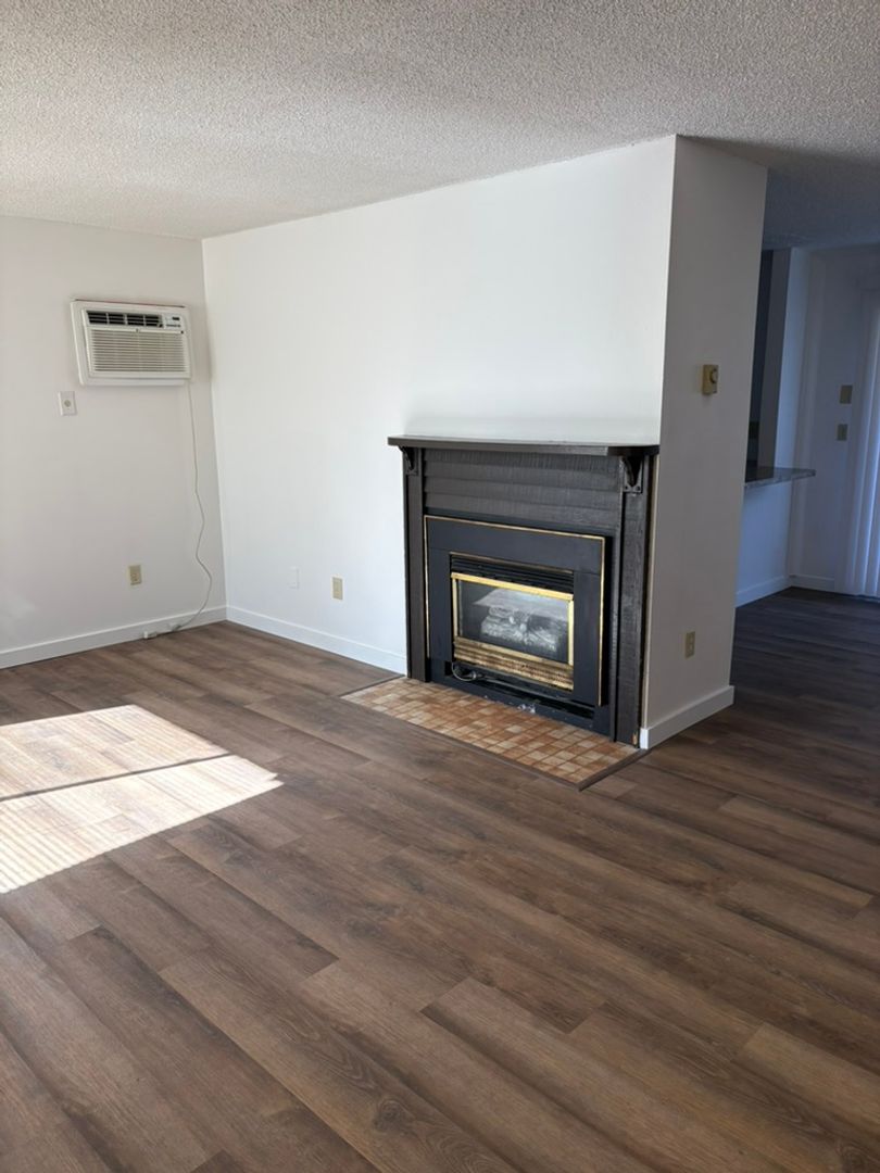 Spokane Apartment: 6113 - 6117 N Addison