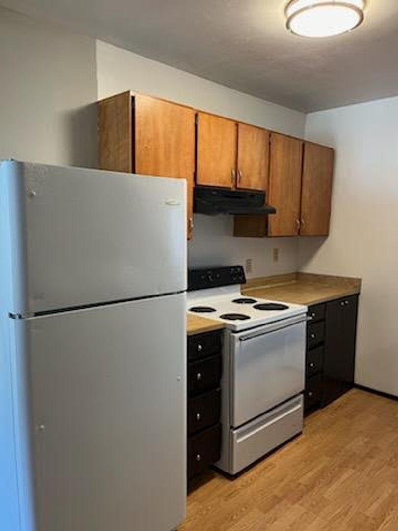 Metaline Falls Apartment: 225 E 4th Ave