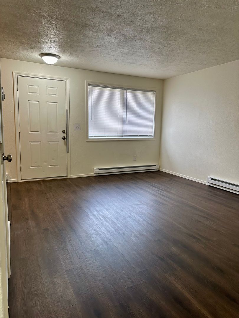 Spokane Apartment: 39 E Westview Ave